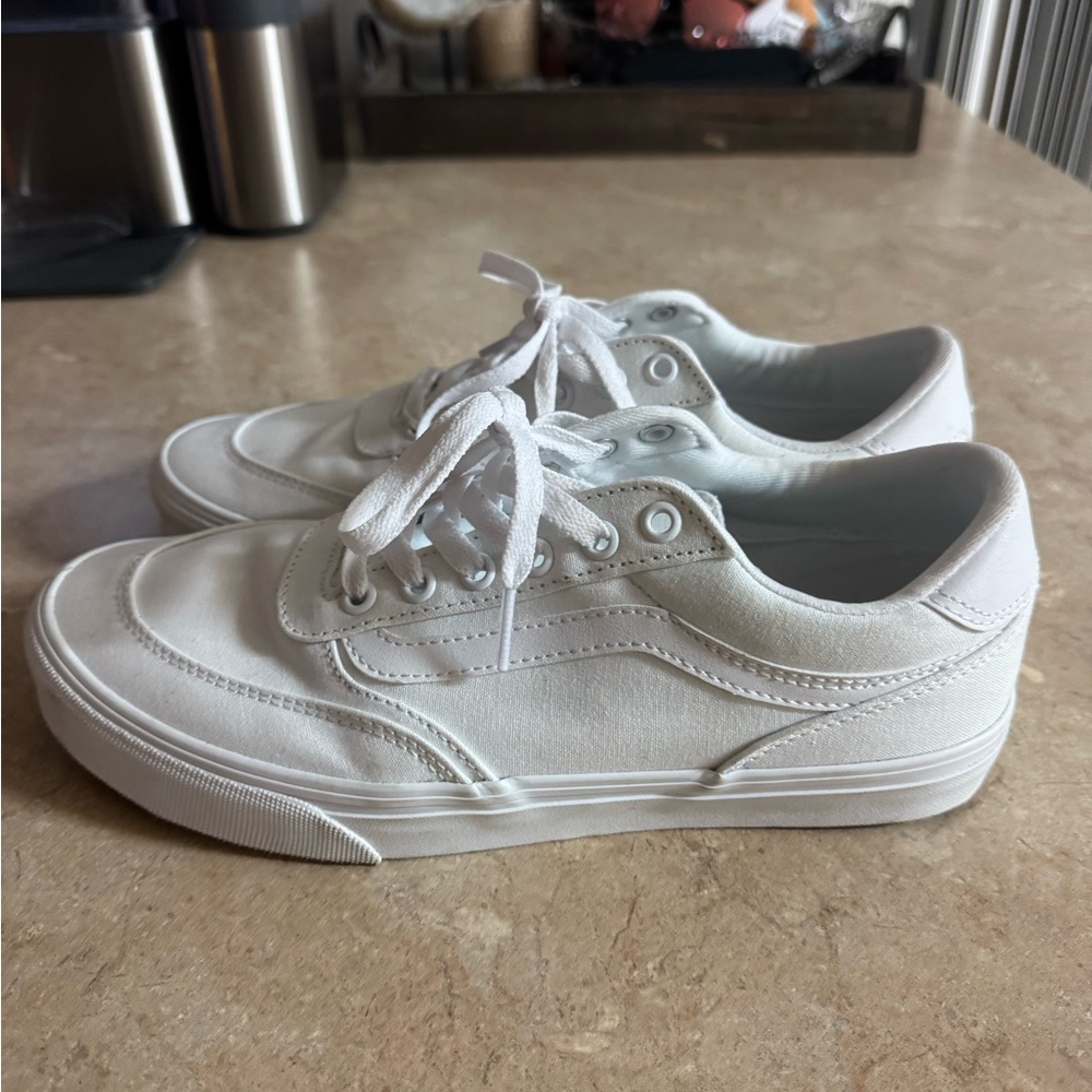 Woman’s vans Brooklyn sneakers